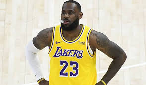 Lebron james hopes to finish career with the lakers, wants to play for multiple years news 3 days ago 107 shares. Nba News Lakers Star Lebron James Kritisiert Play In Turnier Wer Auch Immer Die Idee Hatte Sollte Gefeuert Werden