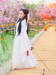 Biện pháp này cũng cần nhiều thời gian và kiên trì, kết quả có thể giúp tăng thêm chiều cao tới khoảng 4,9cm. Soi Chiá»u Cao Tháº­t Sá»± Cá»§a Hot Girl Chi Pu Kháº£ Ngan