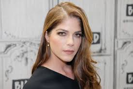 She played a number of small roles in films and on television before obtaining recognition for her leading role in the film brown's requiem (1998). Selma Blair S La Home Is Her Fortress Look Inside The Gorgeous House She Shares With Son Arthur