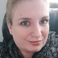 Anna McLeod (@annaandchester)