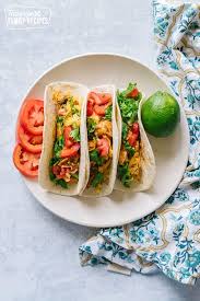 Easy Chicken Tacos Are A Simple And Flavorful Way To Get Dinner On The Table Quickly Tender Chicken Taco Spices A In 2020 Chicken Tacos Easy Recipes Cafe Rio Recipes