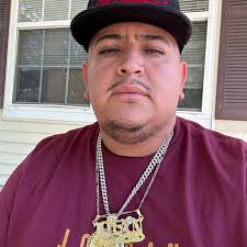 Estoy buscando un imitador para fiesta en aurora