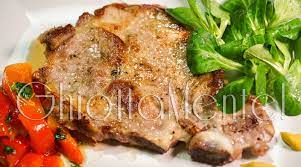 Maybe you would like to learn more about one of these? Bistecca Di Maiale Con Burro Limone E Farina In Padella Di Ghisa Ghiottamente