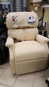 21 Inches Zero Gravity Maxicomforter Recliner Chair 375lbs Cap By Golden Technologies Recliner Lift Chairs For Sale Visit Our Showroom Today Lift Chairs Chairs For Sale Lift Chair Recliners