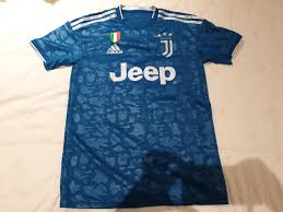 Il juventus 3rd kit sta riportando una nuova interpretazione della maglia italiana tradizionale di colore blu mentre la combina con se stai cercando adidas juventus 3rd 19/20, allora sei fortunato. Original Juventus 19 20 Third Kit With Italian Badge Sports Sports Apparel On Carousell