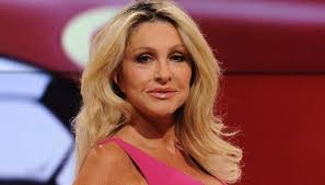Paola francesca ferrari (born 6 october 1960) is an italian journalist, television presenter, and politician. Paola Ferrari Conduttrice Di 90 Minuto E La Sua Lotta Conro Il Cancro Dilei
