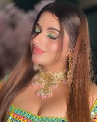 NAUREEN WAJAHAT🇵🇰🇨🇦|Makeup and Hair Artist|Educator|GTA