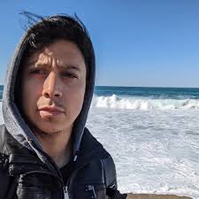 Arizona dog sees snow for the first...