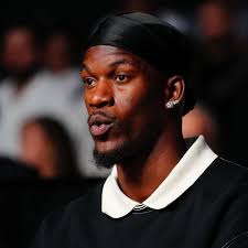 T-Mobile Arena is JAMMED PACKED tonight! 🤩 [ Tune into #UFC320 NOW:  UFC.ac/4nuy3yN ]