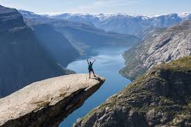 Der preikestolen überragt den lysefjord in der nähe von stavanger um 600 meter. Walk Of The Week Stavanger To Bergen Drive Hike