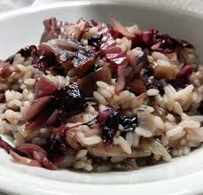 Aggiungete il radicchio a listarelle e bagnate con un po' di brodo vegetale caldo. Risotto Al Radicchio Rosso Ricette Di Sardegna