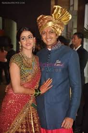 Genelia D Souza And Ritesh Deshmukh Wedding Reception Photos Google Search Fashion Wedding Pics Fashion News