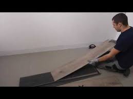 Gerflor est une marque française de revêtement sol spécialisée dans la conception de dalle et lame pvc d'excellence. Tuto Gerflor Pose De Creation 30 Clic Youtube