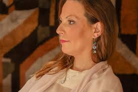 ✍️ Sinoć je u prostorijama Centra za kulturu Lukavac održana promocija  zbirke pjesama "Bosanac i Hercegovac". 📚 O knjizi je govorila Lejla  Idrizović, profesorica bosanskog jezika i književnosti, stihove čitala Alma  Đerzić,