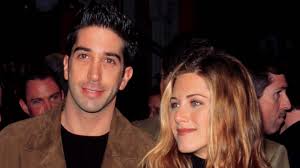 Friends fans were delighted by reports that jennifer aniston and david schwimmer may finally be dating. David Schwimmer Responds To Jennifer Aniston Dating Rumors Post Friends Stylecaster