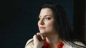 Hogyan működik a kiterjesztett valóság Maurer Dóra alkotásain?