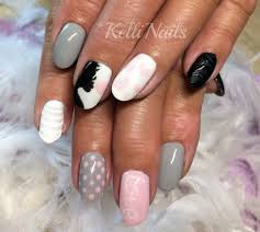 Schwarz matt glitzer nageldesign haare und nagel und nagelideen gelnagel grau matt glitzer gelnagel grau nagel gel nageldesign nagellack matt machen diy ideen und 24 trendige looks matte black with glitter nailsbyeffi gelnail gelenaglar gel coffinnails gelnails nails darkblue mat black silver pin auf nails nails nails. Nageldesign Rosa Grau Glanz Und Matt Mit Gelmalerei Nagel Punkte Nageldesign Rosa Nageldesign Rosa Glitzer Nageldesign Rosa Matt