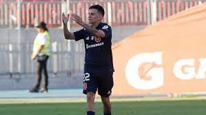 Pablo aránguiz is currently playing in a team universidad de chile. Pablo Aranguiz Enfrento Polemica Por Sus Fotos Con Camiseta De Colo Colo Hoy Me Debo A La U Alairelibre Cl