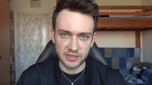 A také minoritní akcionář, což ho loni poprvé vyneslo do žebříčku nejbohatších čechů. Galerie Ondra Vlcek Konci Na Youtube Po Skandalu S 13letou Divkou Sdilel Tento Smutny Vzkaz Prima Lajk