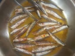 Alici Del Mar Ionio Con Peperoncino Piccante Fritte In Olio Extravergine Calabrese Peperoncino Piccante Peperoncino Alice