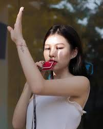 Vey ruby jane twitter sampai. Potret Vey Ruby Jane Si Ceo Fakgirl Matalelaki Com