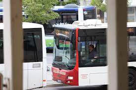 Gilt vom ersten tag eines kalendermonats bis einschließlich ersten werktag des folgemonats. Weniger Elterntaxis Schuler Sollen Ab 2022 Kostenlos Bus Fahren Konnen Minden Mindener Tageblatt
