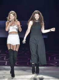 Taylor swift and lorde were practically two peas in a pod! Here Is The Lorde Taylor Swift Royals Duet We Ve Always Wanted Taylor Swfit Taylor Swift Style Taylor Swift Pictures