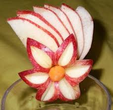 1001 Idees De Sculpture Sur Fruits Et Legumes Sculpture Alimentaire Sculptures De Fruits Sculpture Sur Legumes