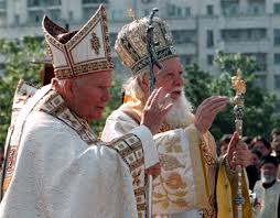 Doamne dumnezeul cerului si al pamantului, creatorul unicei familii umane, ne rugam tie pentru adeptii tuturor religiilor! Galerie Foto 1999 Papa Ioan Paul Al Ii Lea A Vizitat Romania Fiind Primul Suveran Pontif Care A Mers Intr O È›arÄƒ Majoritar OrtodoxÄƒ De La Marea SchismÄƒ Din 1054 Libertatea