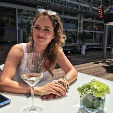 Sergio perez pojedzie u boku maksa verstappena w red bullu. Aldona Marciniak Polish Motorsports Reporter Paddockwomen