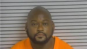 Woman shot, boyfriend charged with hindering prosecution