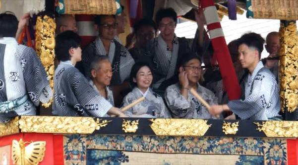 京都・祇園祭、函谷鉾の曳き初めに、三笠宮彬子女王が。 #京都祇園祭 #祇園祭 #山鉾巡行 #曳き初め #彬子女王 #彬子さま