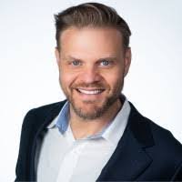 Eric Maxson's Instagram, Twitter & Facebook