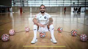 Ricardo filipe da silva braga (born 3 september 1985), best known as ricardinho, is a portuguese professional futsal player who plays for french club . Ricardinho Tiene Que Operarse Y Dice Adios A La Temporada As Com