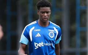 Real Sociedad sinaliza proposta por zagueiro titular do Cruzeiro