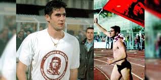 Lucarelli was a predator of the highest order, won the capocannoniere title while at livorno, and a leader of men. Livorno Efsanesi Lucarelli Yi Teknik Direktor Olarak Goreve Getirdi