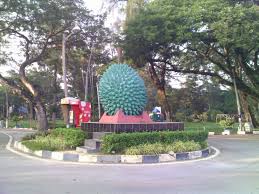 Penyusunan waktu solat fardhu telah diajarkan sendiri oleh malaikat jibrail kepada nabi muhammad s.a.w. Waktu Solat Muar