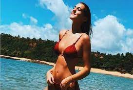 She became famous for winning the nineteenth edition of the talent show amici di maria de filippi in 2020. Gaia Gozzi Forme Perfette In Costume L Ex Di Amici Come Non L Avete Mai Vista Meteoweek