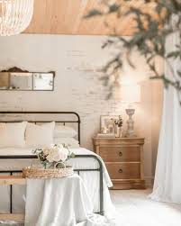 Elegant bedroom ideas here are some of the top elements of elegant luxury bedrooms: The Top 61 Romantic Bedroom Ideas Interior Home And Design