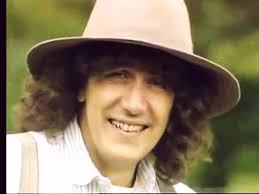 plutôt aller couper du bois dans la forêt en cosplay Charles Ingalls