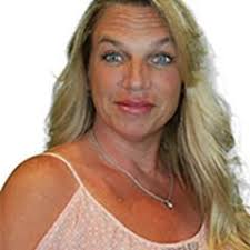 Jennifer Abrahamson's Instagram, Twitter & Facebook