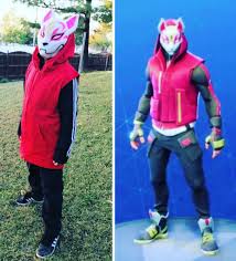 Ikonik is an epic outfit in fortnite: Lots Of Inspiration Diy Makeup Tutorials And All Accessories You Need To Cre Diy Halloween Costumes Easy Boys Halloween Costumes Diy Easy Halloween Costumes