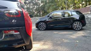 Auch mit range extender begeistert der bmw i3 durch seine raketenstarts, die eine umstellung auch wenn er sich per range extender für längere strecken wappnet, fühlt sich der bmw i3 in der stadt am wohlsten. Comparison Bmw 60ah I3 Rex Vs 2017 94ah I3 Rex