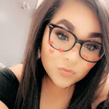 Maxine Banks's Instagram, Twitter & Facebook