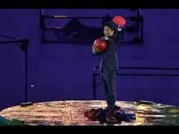 Prime minister shinzo abe of japan, whose capital, tokyo, will host the 2020 summer games, appeared as super mario during the olympic closing ceremony in rio de janeiro.credit. Japanese Prime Minister Shinzo Abe Dresses As Nintendo S Mario For Rio Olympics Closing Ceremony Youtube