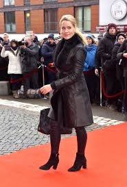 Manche gründe, kann man echt nachvollziehen, dass mit der absicherung und finanziellen lage aber ein teil des egoismus habe ich nicht verstanden.viele wollen. Jan Fedder Die Bilder Der Trauerfeier Brigitte De