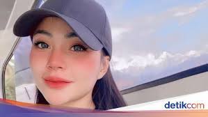 Tisya erni mengaku dirinya mengenal sule sejak tahun lalu. Tisya Erni Answered The Accusation Of Being The Third Person Between Sule And Nathalie Holscher Netral News