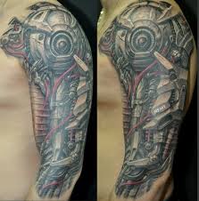 Biomechanik Tattoo 50 Bilder Mit Roboterhaften Motiven Und 3d Effekt Tatuagem Braco Mecanico Biomecanico Tattoo Tatuagem Mecanica