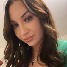 Caitlin Kell (@caitlinmaekellx)