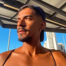 Angelo Oliveira (@_oliveirangelo)